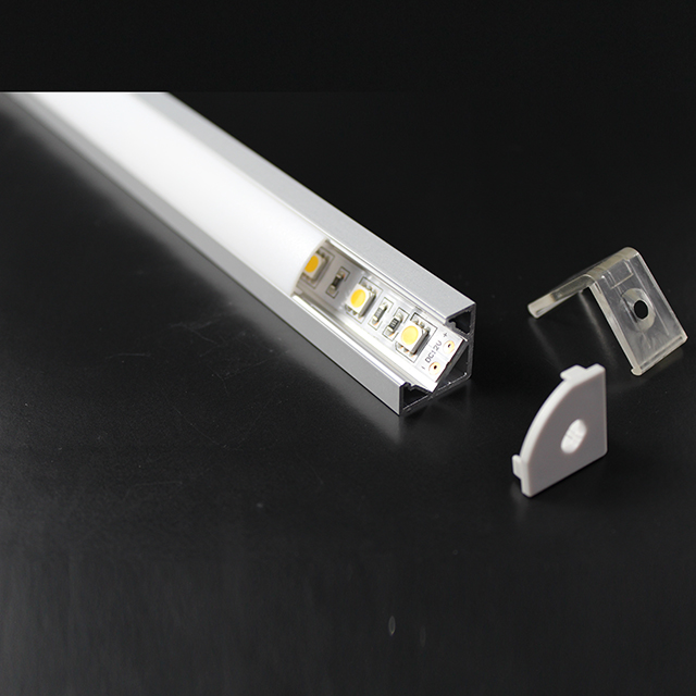 B18,4 mm * H18,4 mm (Innenbreite 14,1 mm) LED-Aluminiumprofil in Dreiecksform